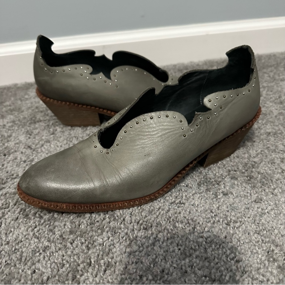 Free People Wild Wyoming Bootie Gray Leather Studded Western Boho Size 8 - Picture 2 of 8
